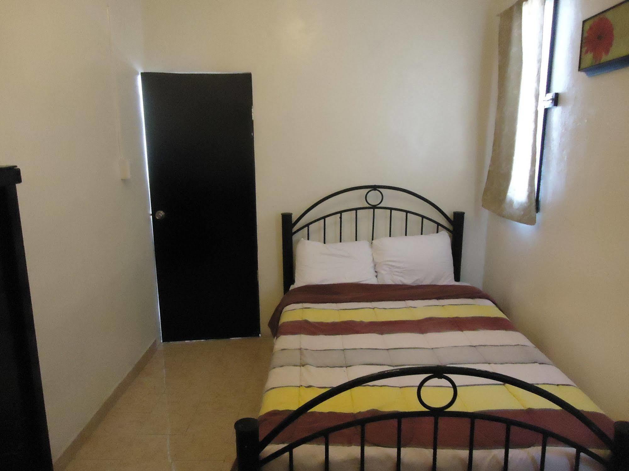 Humble Bumble Hostel Playa del Carmen Exterior photo