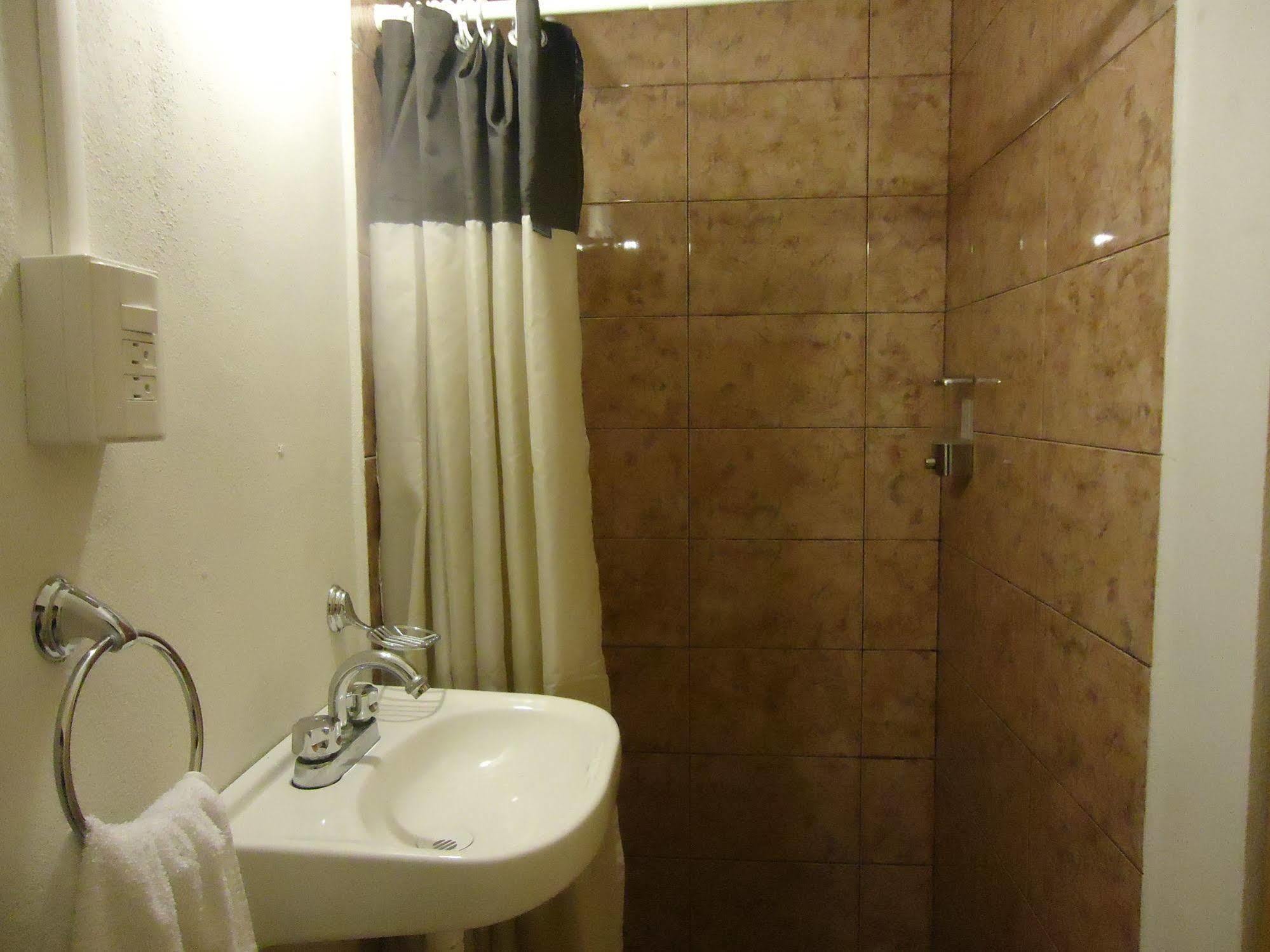 Humble Bumble Hostel Playa del Carmen Exterior photo