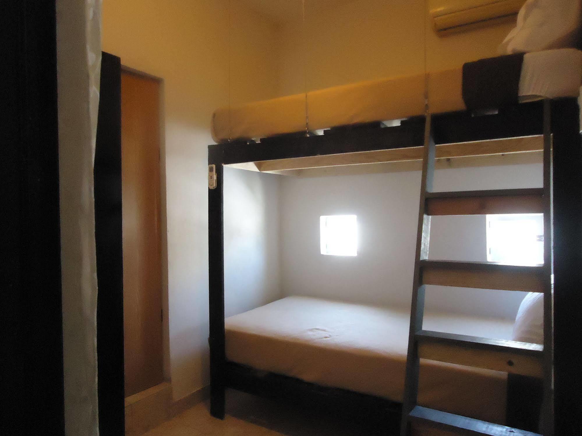 Humble Bumble Hostel Playa del Carmen Exterior photo
